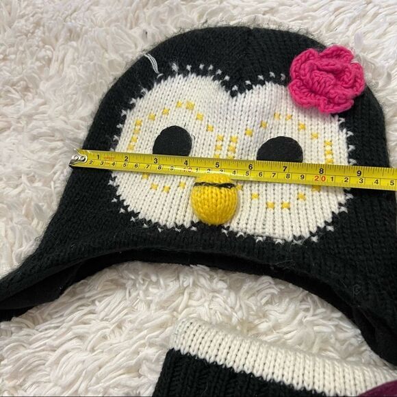 Cute Penguin beanie with Pom Poms and boot cuffs NWOT - Picture 4 of 6